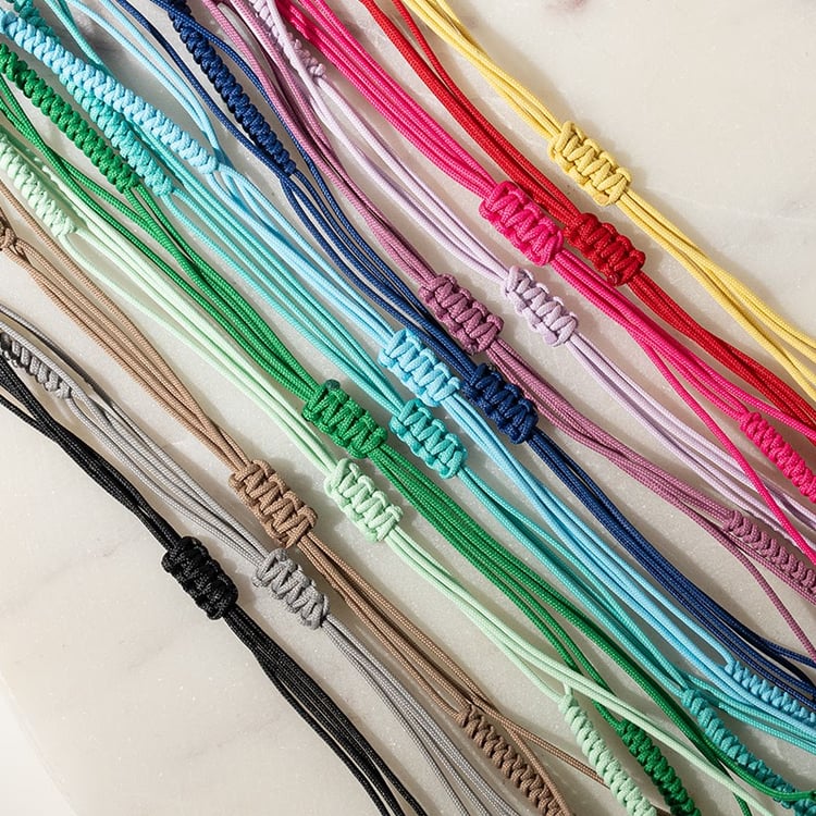 Stříbrný provázkový náramek Malý princ s růží a gravírem 142636