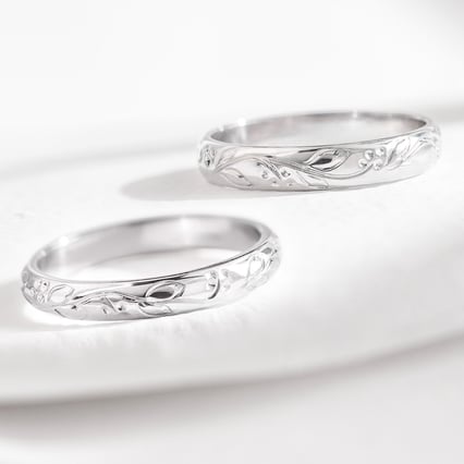 Romantické zlaté snubní prsteny s květinkami Montros