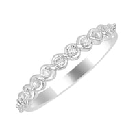 Bílé diamanty ve zlatém eternity prstenu Lalia