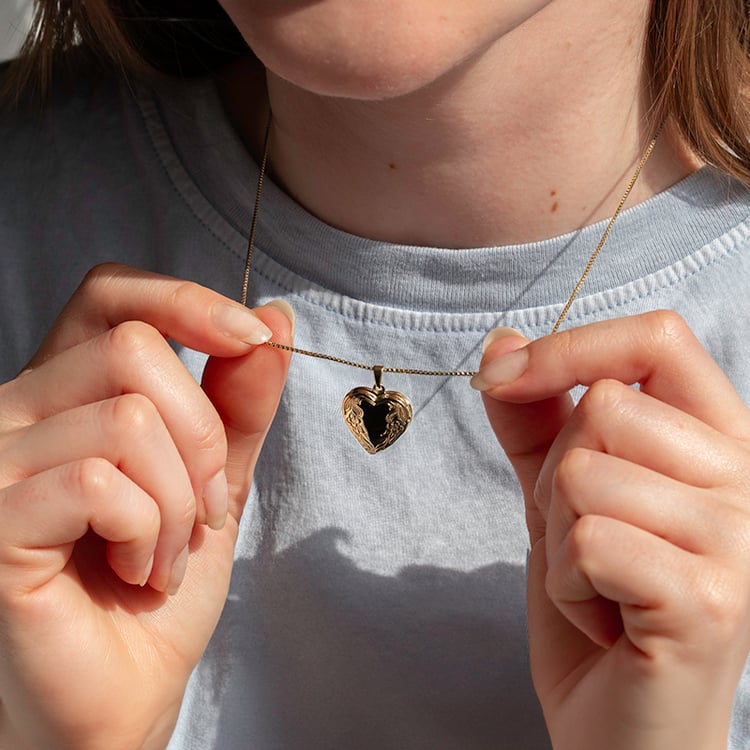 Stříbrný otevírací medailon srdce 140709