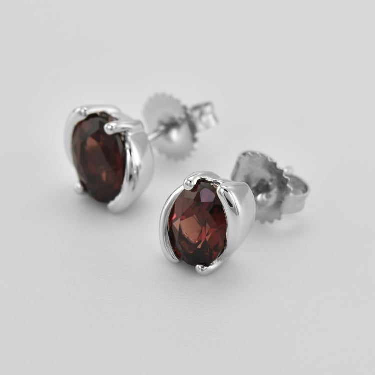 Stříbrné náušnice s granáty 45425