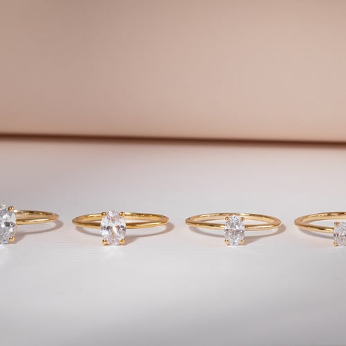 Zásnubní prsten s oval diamantem Frost