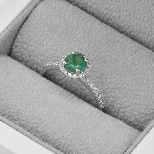 Smaragdový halo zásnubní prsten s diamanty Toppy