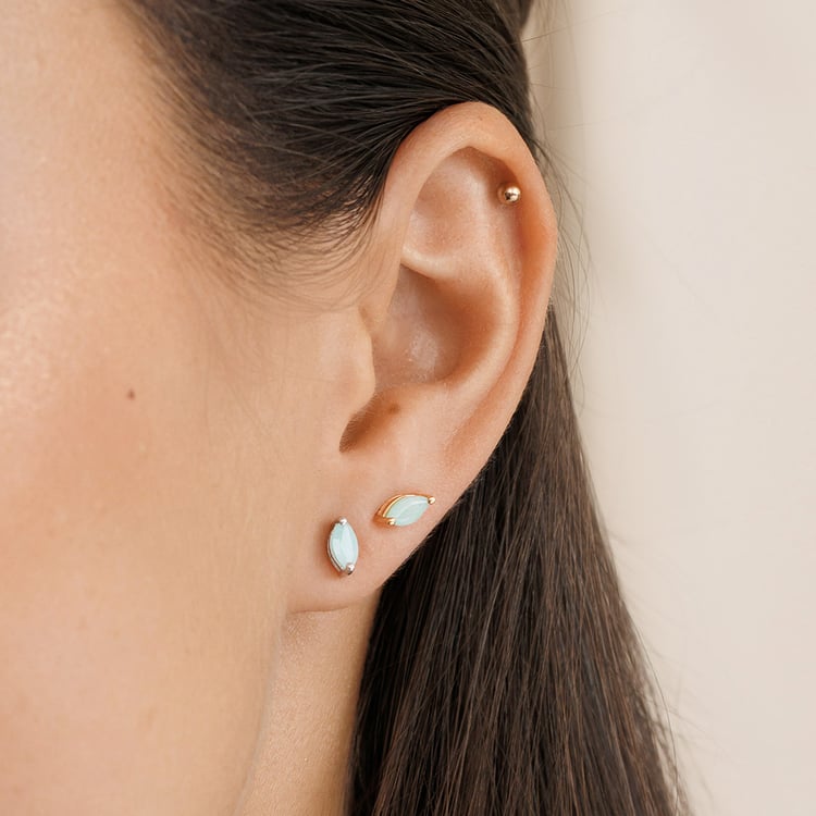 Minimalistické stříbrné náušnice se smaragdy 158413