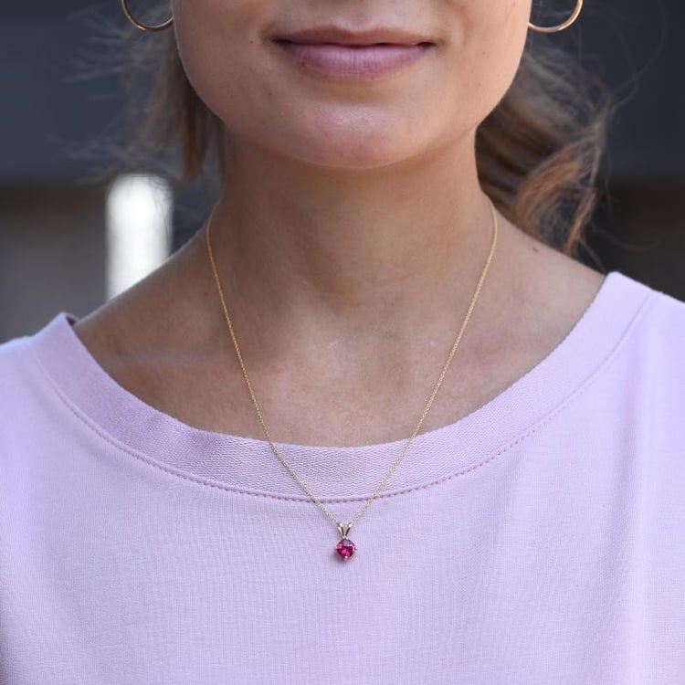 Zlatý náhrdelník s rubínem 47448