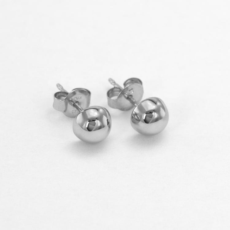 Náušnice ve tvaru polokoule ze stříbra 47595