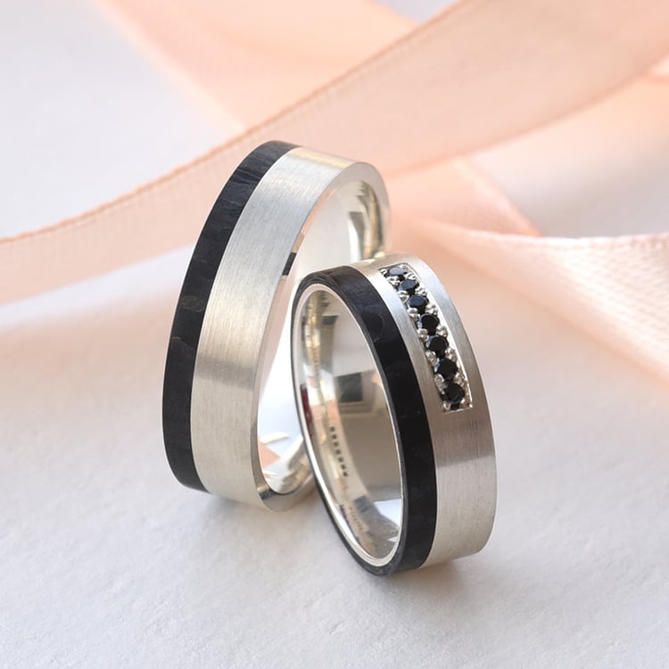 Karbonové snubní prsteny ze zlata s černými diamanty 77704