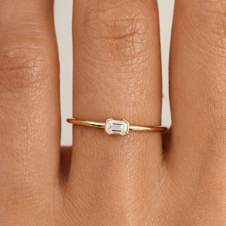 Minimalistický prsten ze zlata s lab-grown emeraldem Henrik 162948