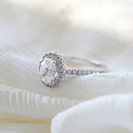 Elegantní zásnubní prsten s diamanty Jody