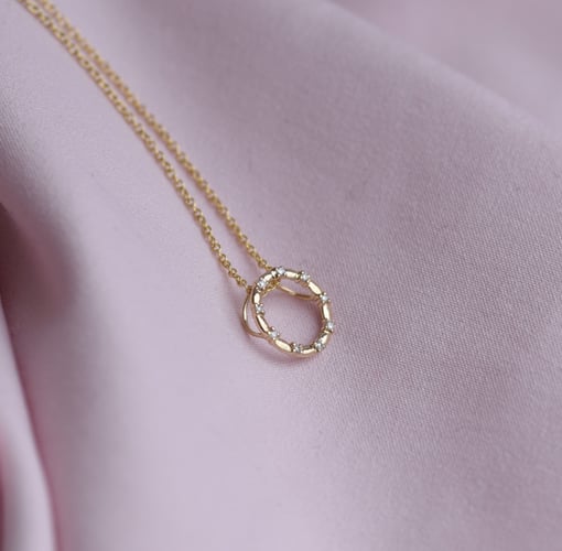 Stříbrný karma přívěsek s diamanty Heidi