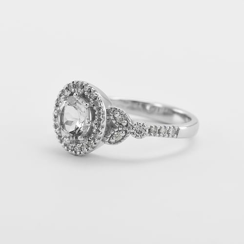 Zásnubní halo prsten s moissanitem a lab-grown diamanty Varana