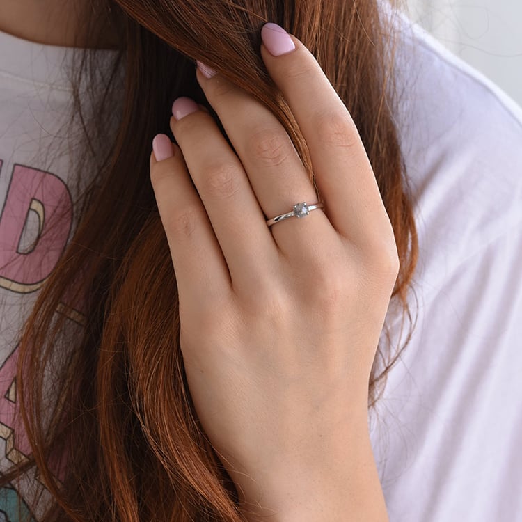 Zlatý prsten s diamantem 66987