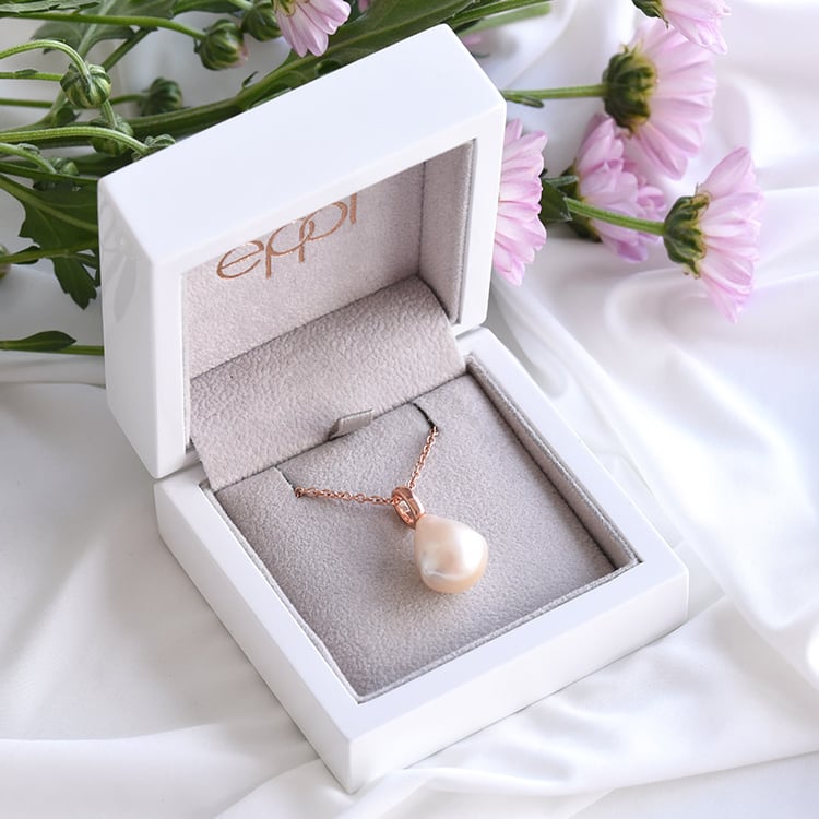 Stříbrný perlový přívěsek 83594