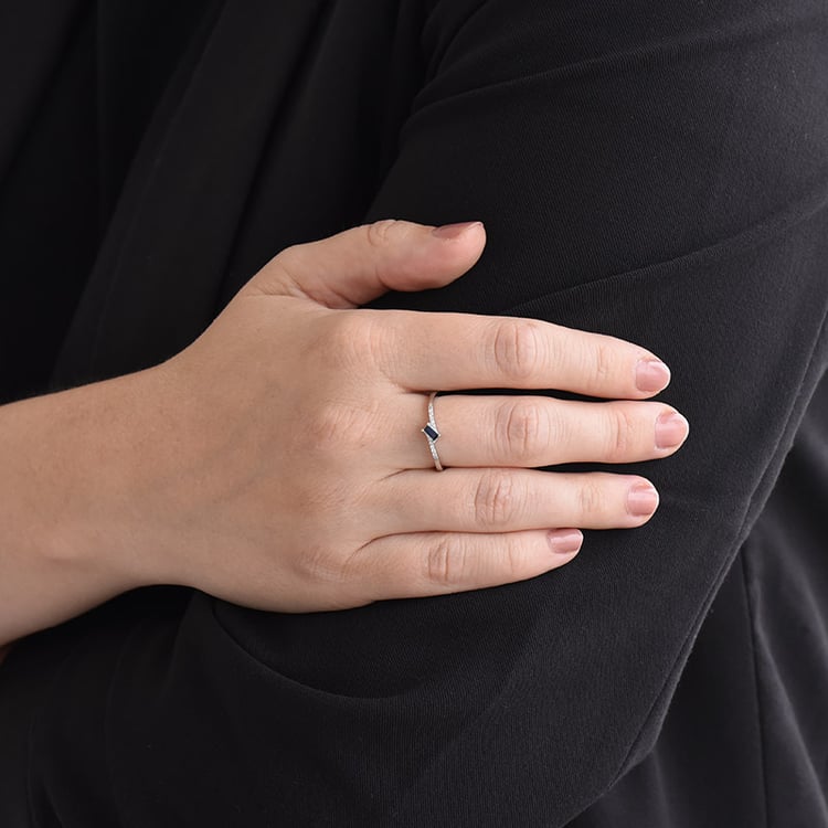 Safírový prsten s diamanty 85732