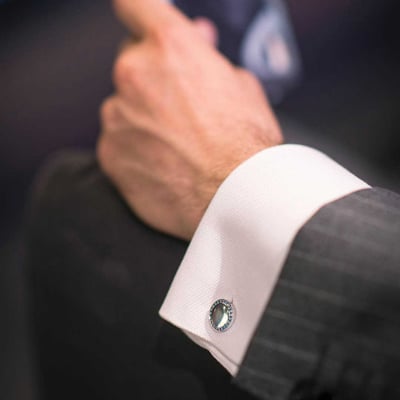 Stříbrné manžetové knoflíčky s modrými diamanty