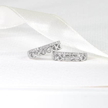 Srdcové kruhové náušnice s lab-grown diamanty Luba