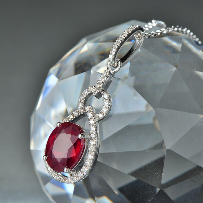 Rubínový zlatý náhrdelník Emalia 5658