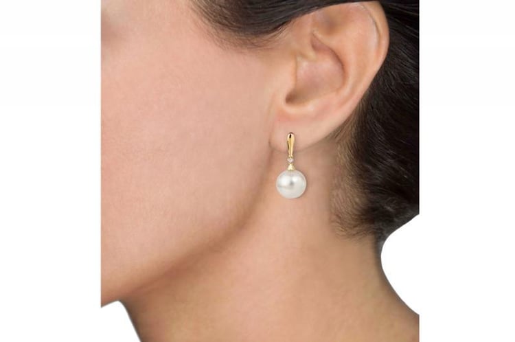 Náušnice s bílými perlami 13523