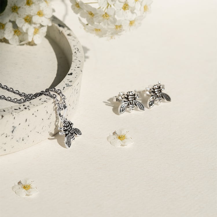 Včeličkové náušnice ze stříbra Buzzy 121809