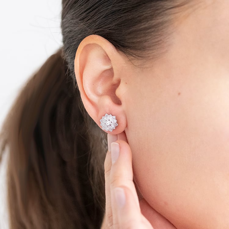 Diamantové náušnice ve tvaru květin Bethel 115802