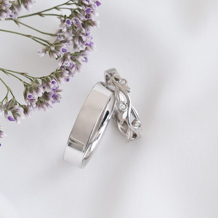 Prsten ve tvaru lístečků s lab-grown diamanty a pánský plochý prsten Emery 105863