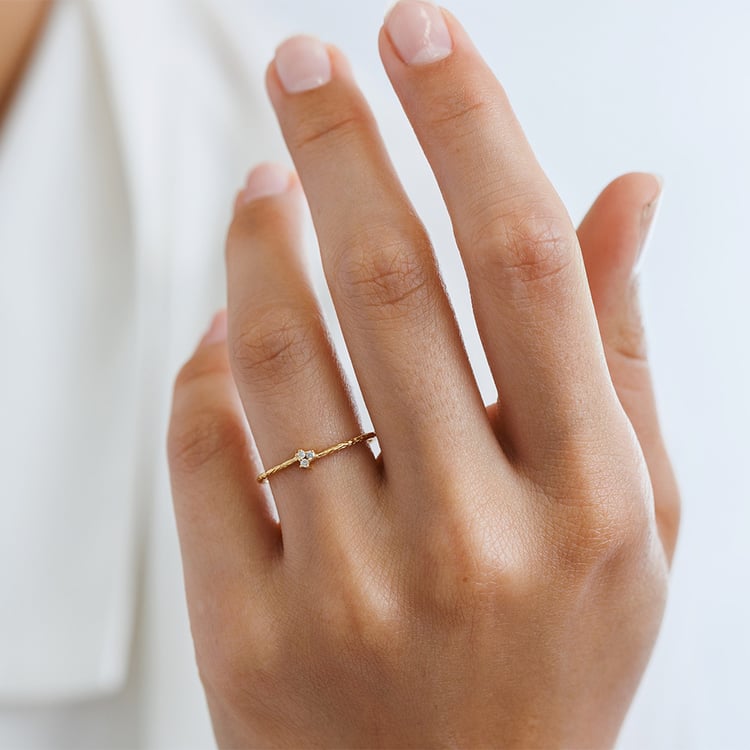 Stříbrný diamantový prsten s tepaným povrchem Milan 157790