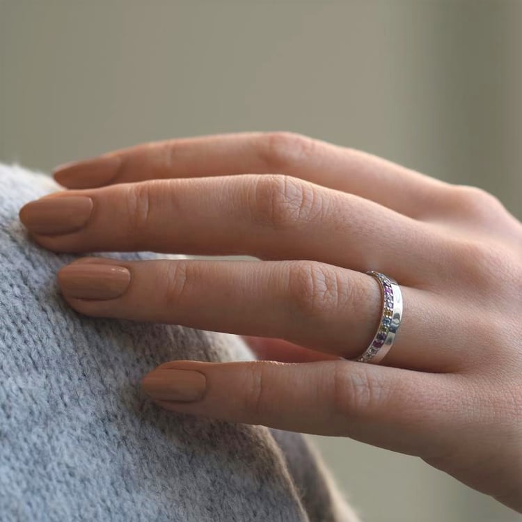 Zlatý eternity prsten plný drahokamů 106445