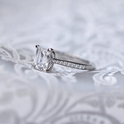 Zásnubní prsten s emerald diamantem Rafa