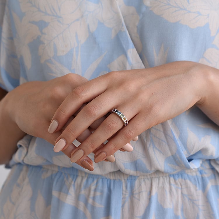 Stříbrný prsten plný drahokamů 69247