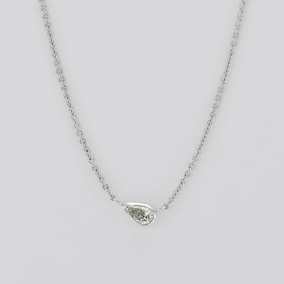 Náhrdelník s diamantem