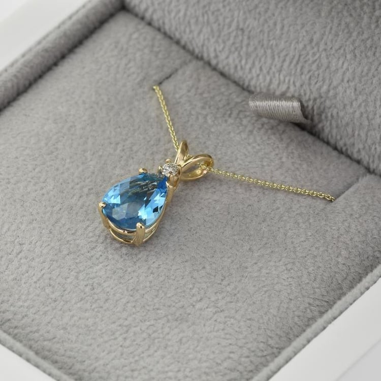 Zlatý náhrdelník s topazem 39127