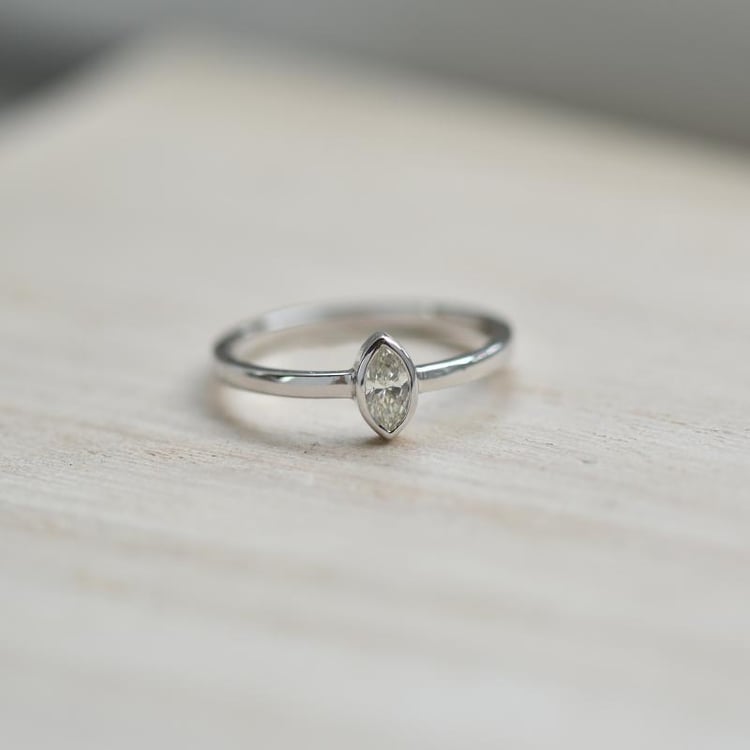 Zásnubní prsten s diamantem 38072