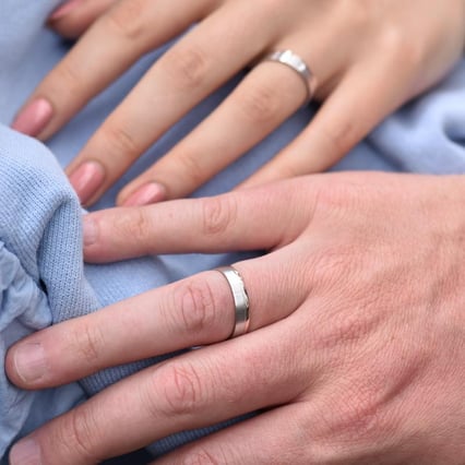 Snubní prsteny z kombinovaného zlata Mouline