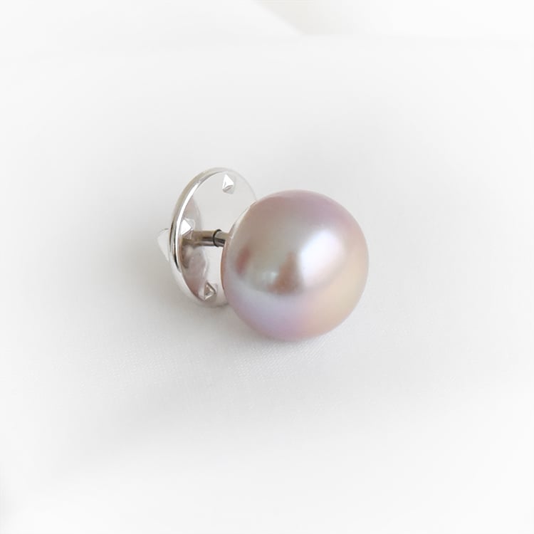 Minimalistická brož s růžovou perlou 91404
