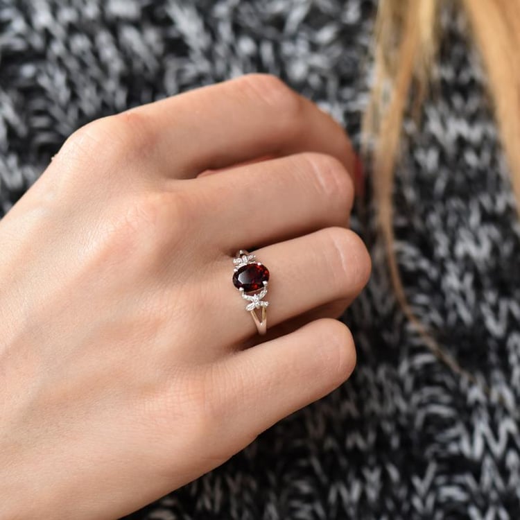 Kolekce granátových šperků 5102