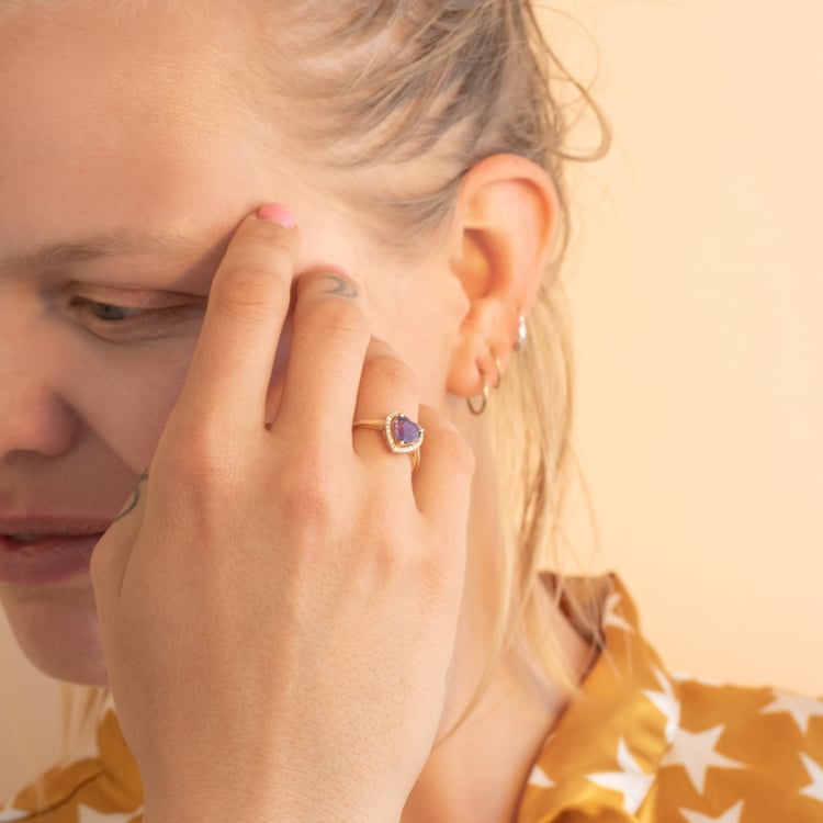 Zlatý prsten s ametystovým srdcem a diamanty Connelly 101196