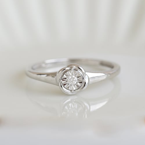 Prsten s diamantem ve stylu solitaire Catello