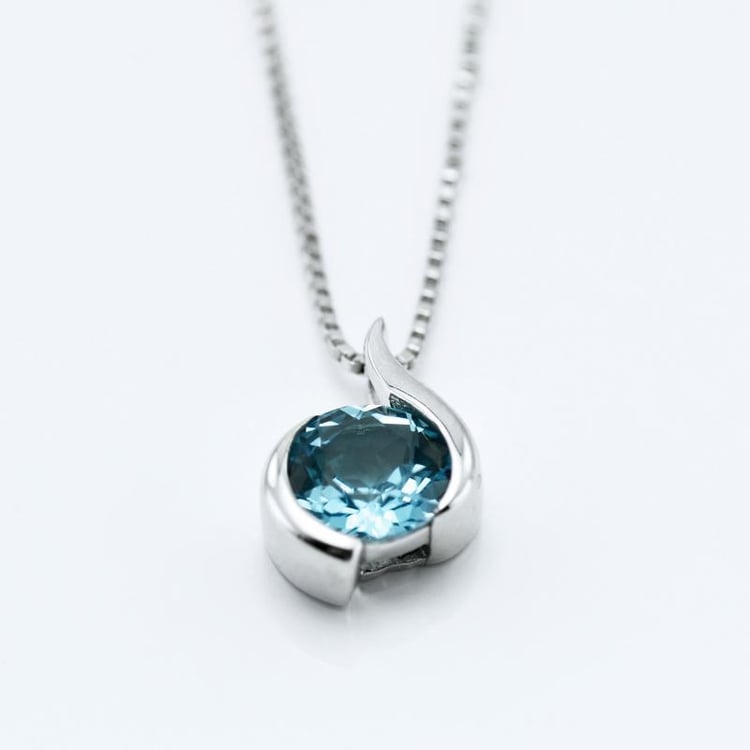 Stříbrný náhrdelník 15045