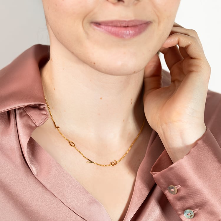 Náhrdelník s písmenky LOVE Lupe 149676