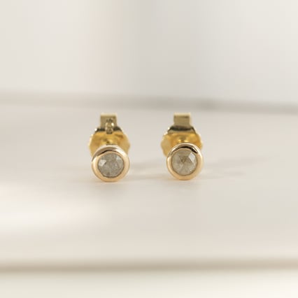 Minimalistické bezel náušnice se salt and pepper diamanty Tofine