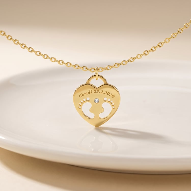 Stříbrný přívěsek dětské nožičky s diamantem a gravírem Olivia 167087