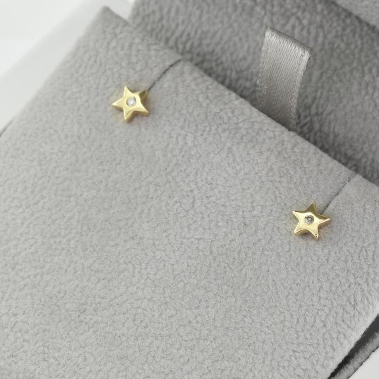 Zlaté dětské náušnice hvězdičky s diamantem 38752