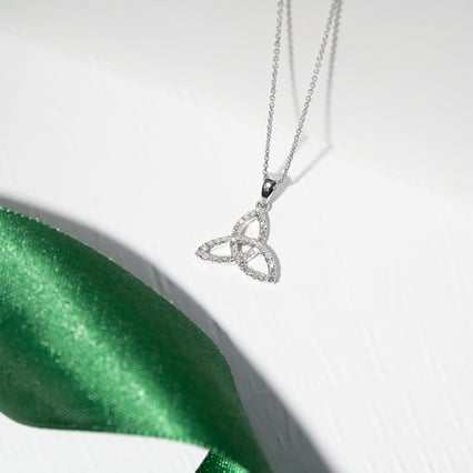 Diamantový přívěsek ve stylu keltského uzlu Armina