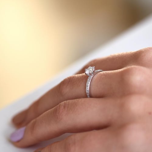 Zásnubní prsten s lab-grown diamanty Vanan