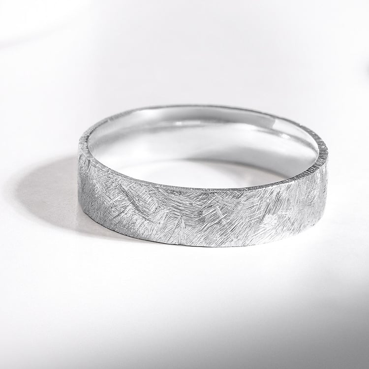 Netradiční platinové snubní prsteny s diamanty Alexis 157895