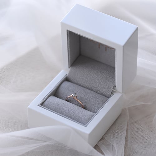 Zásnubní prsten s diamantem Nami