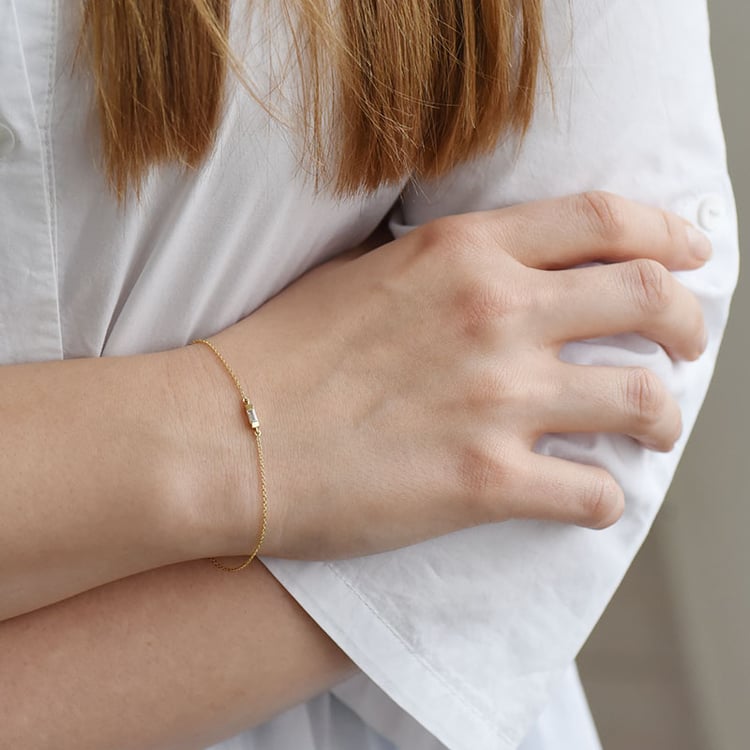 Zlatá kolekce s bílými baguette safíry Chanelle 94799