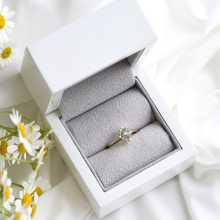 Zlatý akvamarínový prsten 82111