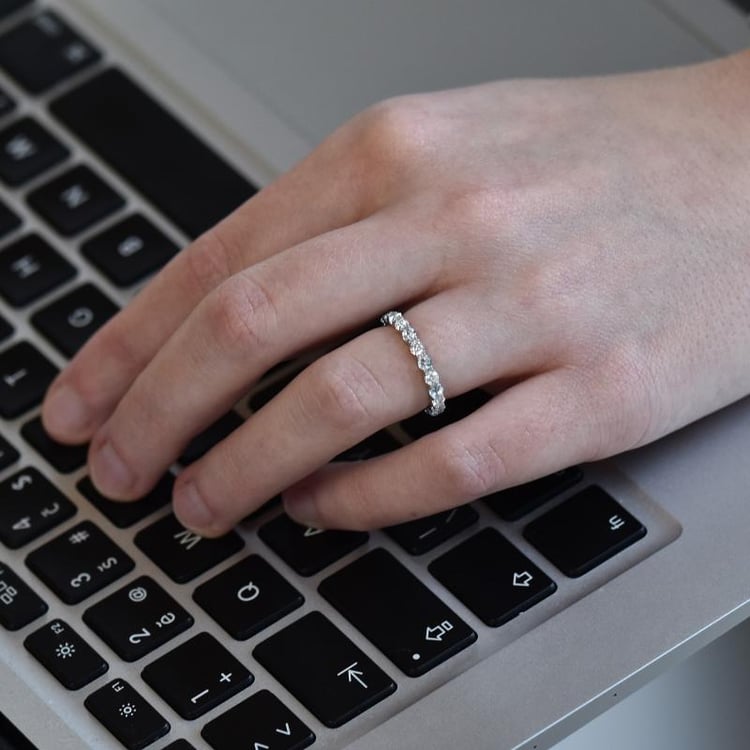 Platinový eternity prsten 25864