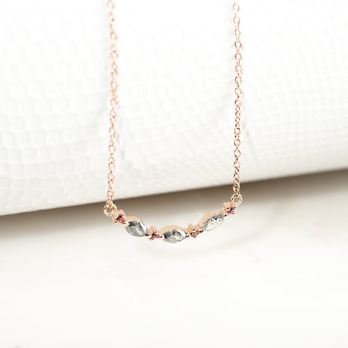 Náhrdelník s marquise salt and pepper diamanty a turmalíny Milli